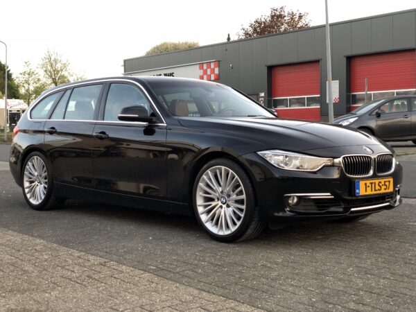 BMW 320i High line